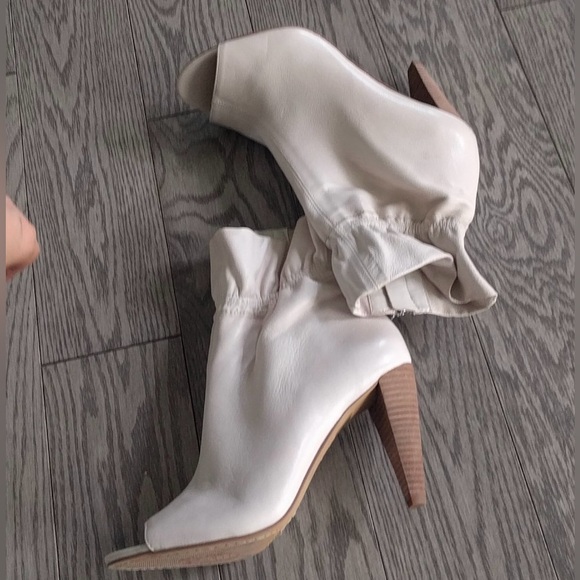 Vince Camuto Soft Leather Heels - Picture 2 of 10